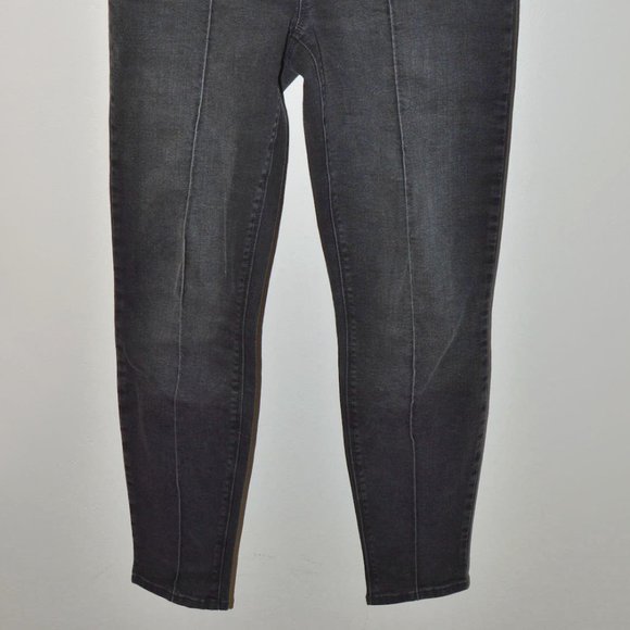WHBM Pintuck Skinny Ankle Jean - Picture 8 of 9